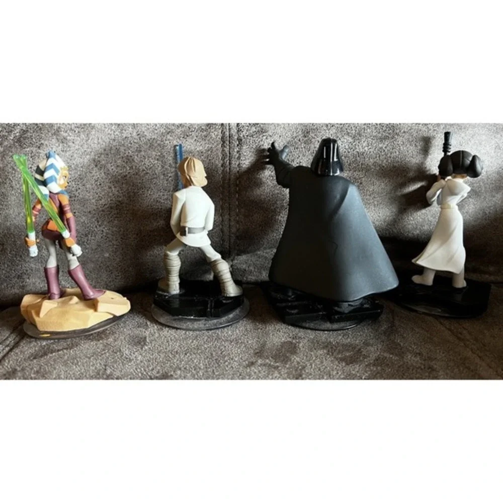 Disney Infinity Star Wars 3.0 LOT 8 Figures, 2 Crystals, Portal, & Carrying Case